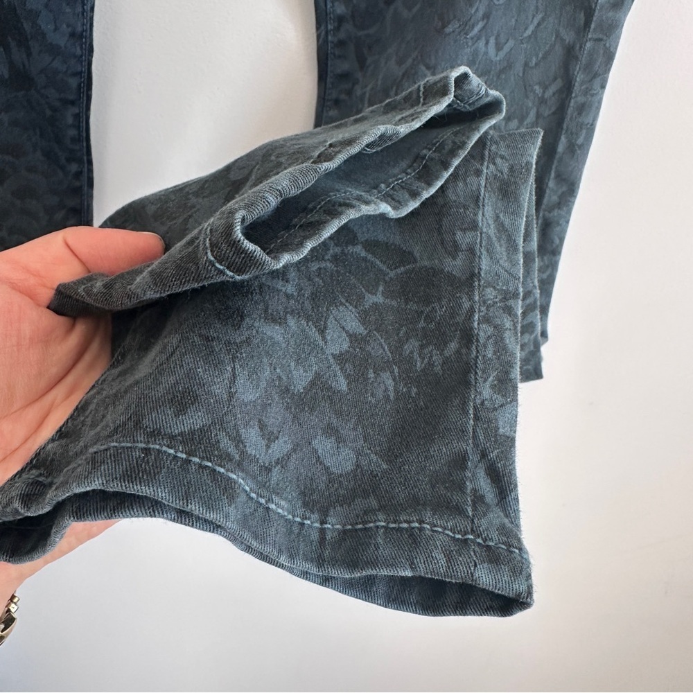 Fidelity Dark Blue Skinny Low Rise Scoop Plume Print Pants Size 25 - Picture 6 of 12